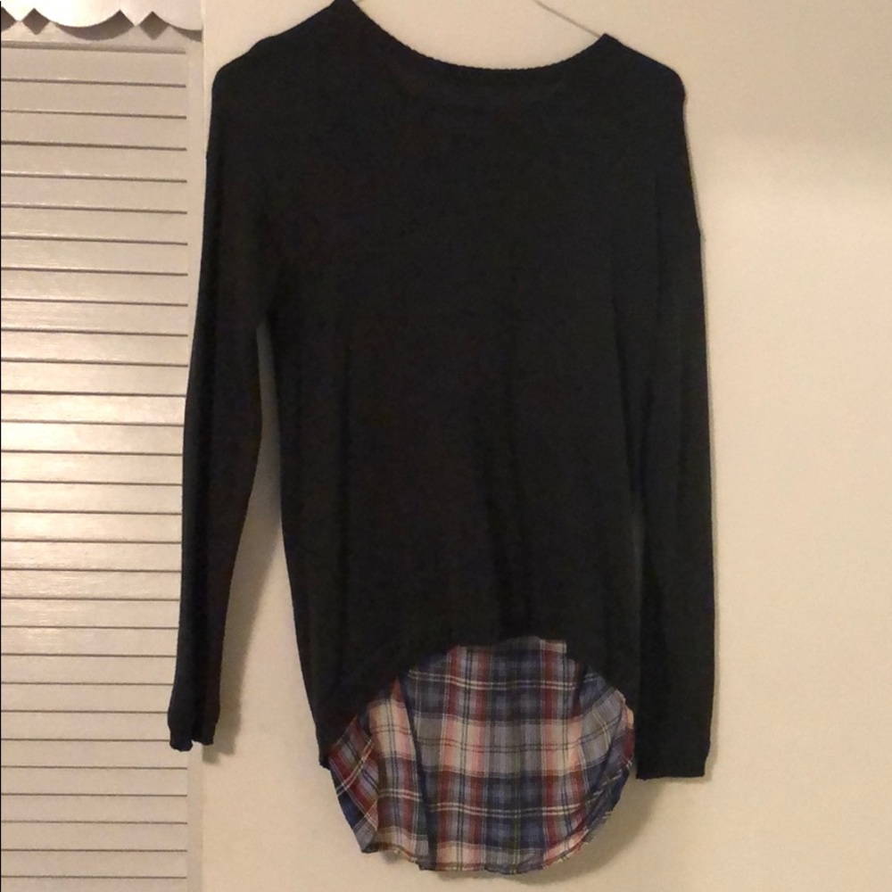 Grey loverichie sweater w plaid underlay